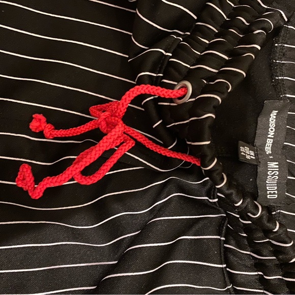 Missguided Madison beer 2 piece matching crop top lace up set joggers pinstripe - Picture 6 of 14